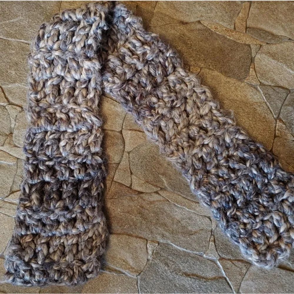Handmade PolyBlend Two Tone Grey Scarf - Picture 4 of 4